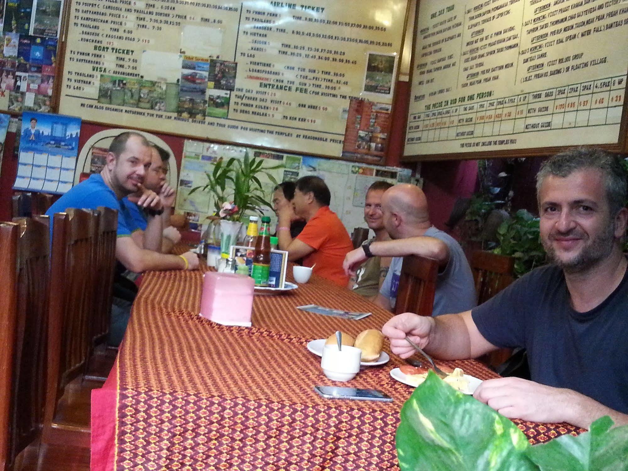 Ta Som Guesthouse & Tour Services Siem Reap Esterno foto