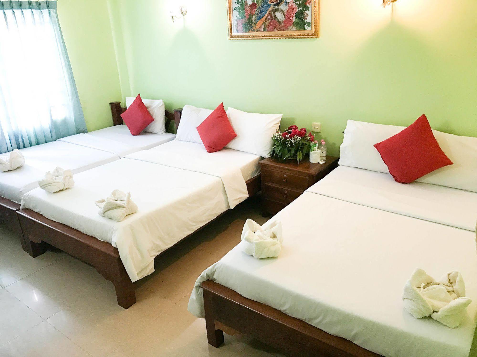 Ta Som Guesthouse & Tour Services Siem Reap Esterno foto